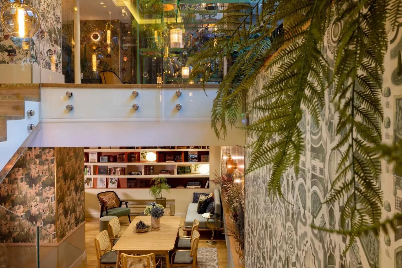 ****  Hotel Jardin De Cluny Paryż Francja