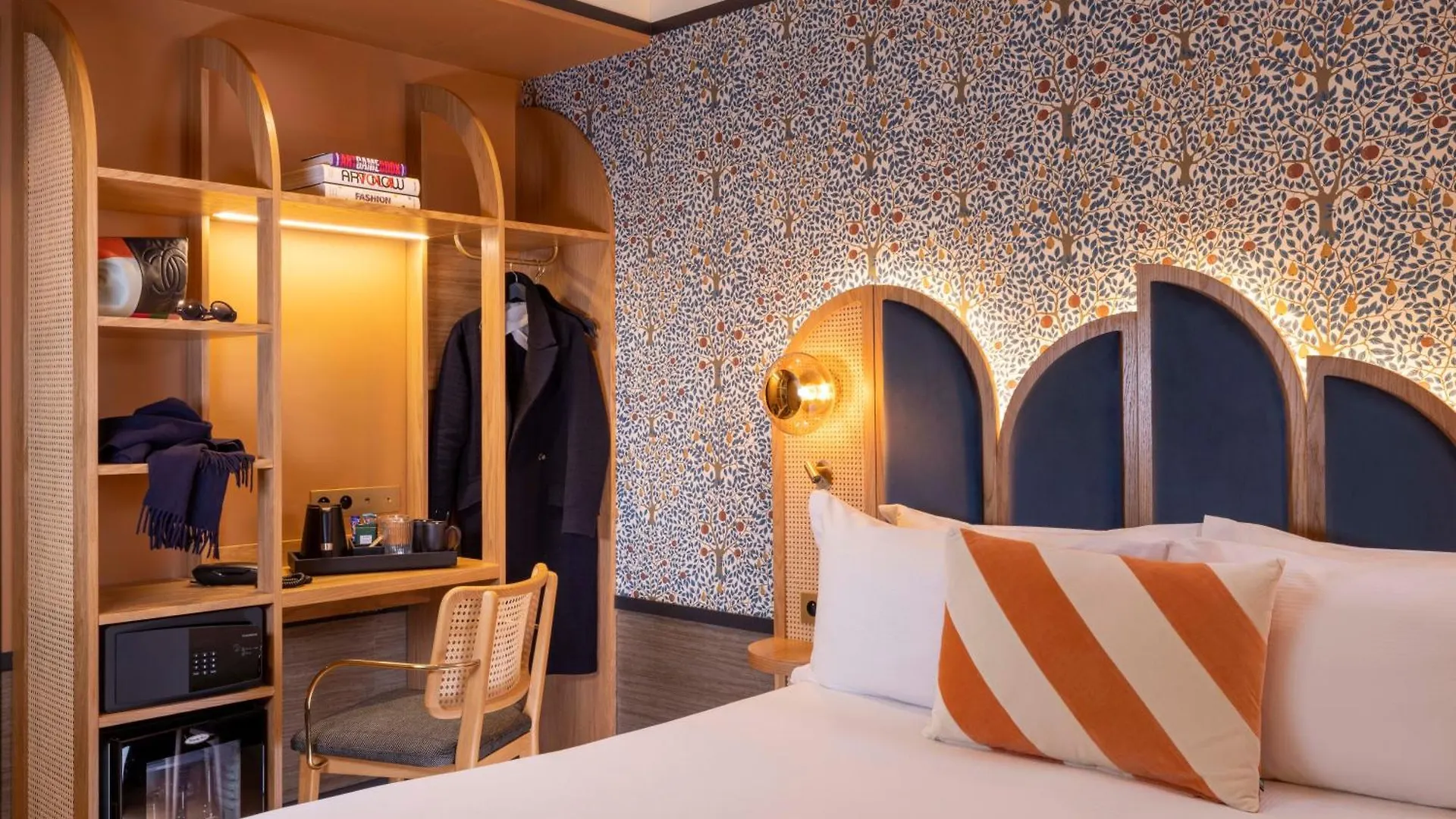 Hotel Jardin De Cluny Paris 4*,  France